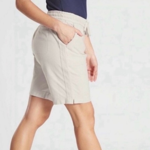 Athleta Ivory Elastic Waist Stretchy Beachy Farallon Bermuda Shorts Size 0 - Picture 2 of 15